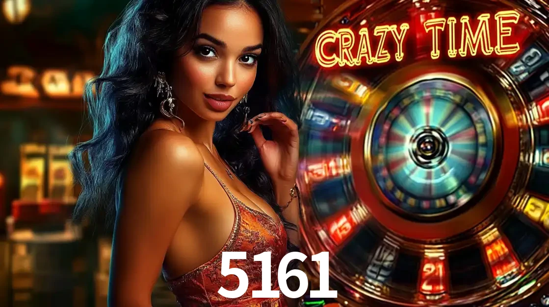 Mulher elegante ao lado da vibrante roda da fortuna do jogo de cassino ao vivo Crazy Time, um dos game shows mais populares e cheios de prêmios do 5161.